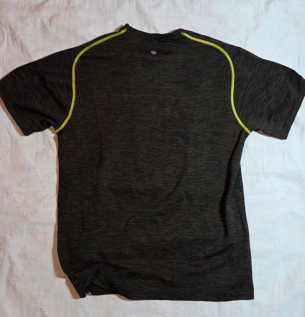 Lululemon Metal Vent Tech Short Sleeve Shirt Green Medium